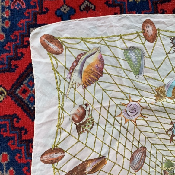 authentic, silk Gucci scarf - Picture 2 of 8